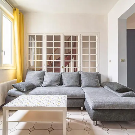 Grand Gare Centre 4 Apartment