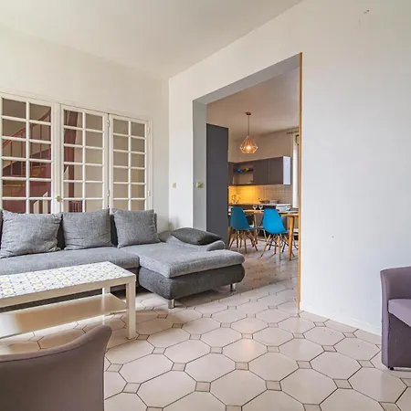 Apartment Grand Gare Centre 4 *